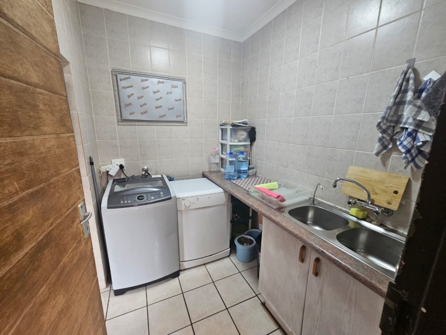 3 Bedroom Property for Sale in Safari Gardens North West